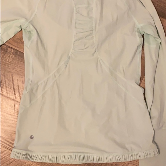 Lululemon light weight jogging jacket - Picture 4 of 4
